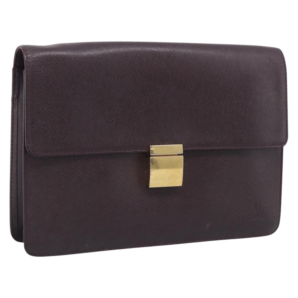 LOUIS VUITTON Taiga Leather Selenga Clutch Bag Acajou M30786 LV Auth 215544A