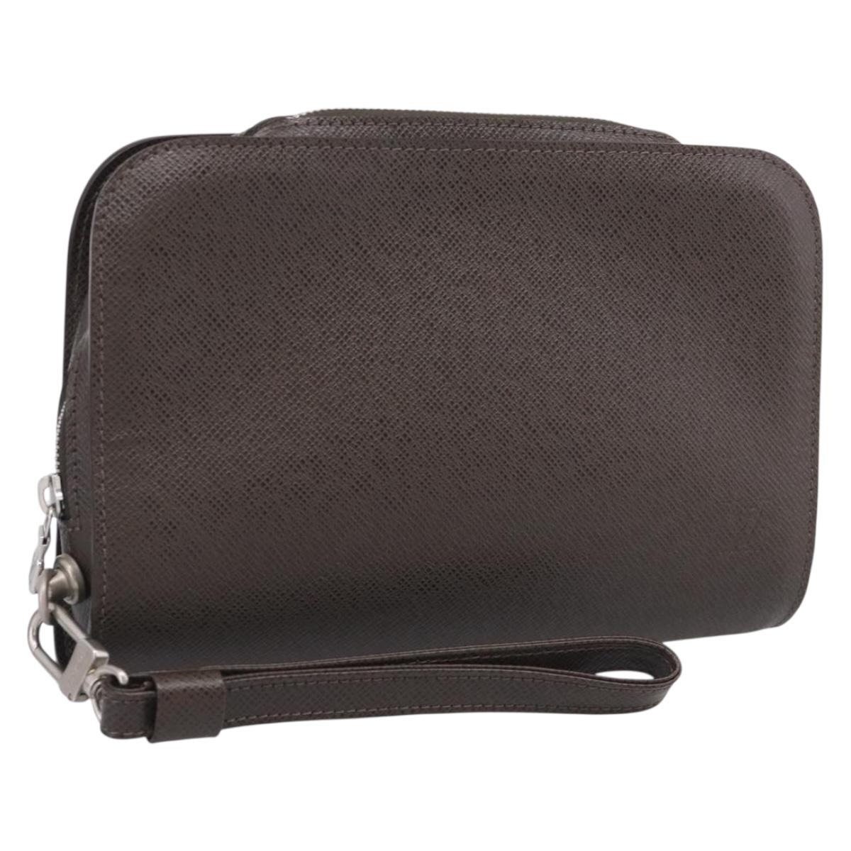 LOUIS VUITTON Taiga Baikal Clutch Bag Grizzly M30188 LV Auth 215592A