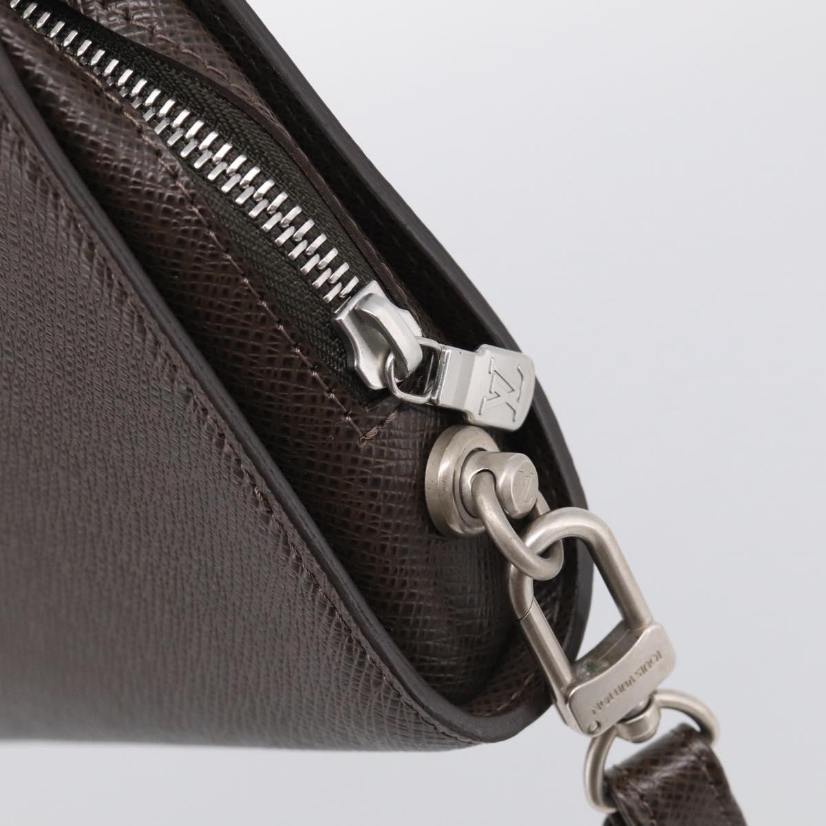 LOUIS VUITTON Taiga Baikal Clutch Bag Grizzly M30188 LV Auth 215592A