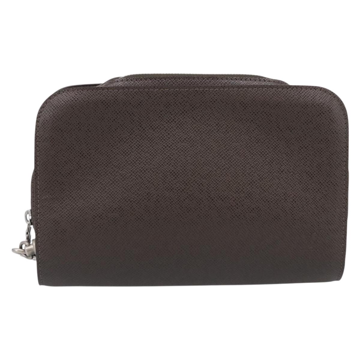 LOUIS VUITTON Taiga Baikal Clutch Bag Grizzly M30188 LV Auth 215592A