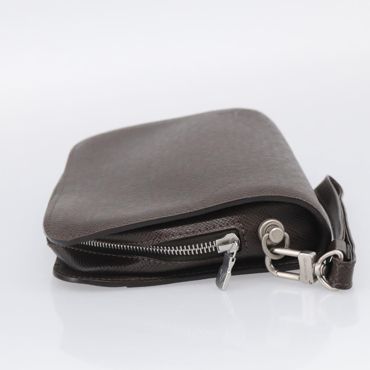 LOUIS VUITTON Taiga Baikal Clutch Bag Grizzly M30188 LV Auth 215592A