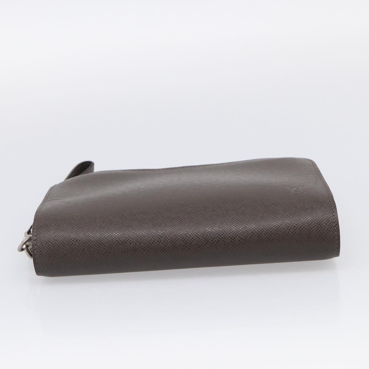 LOUIS VUITTON Taiga Baikal Clutch Bag Grizzly M30188 LV Auth 215592A