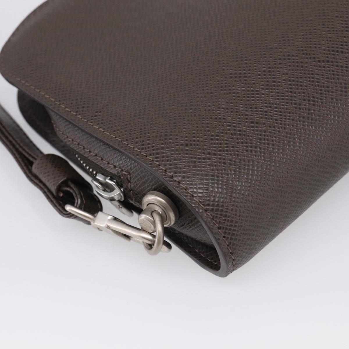LOUIS VUITTON Taiga Baikal Clutch Bag Grizzly M30188 LV Auth 215592A