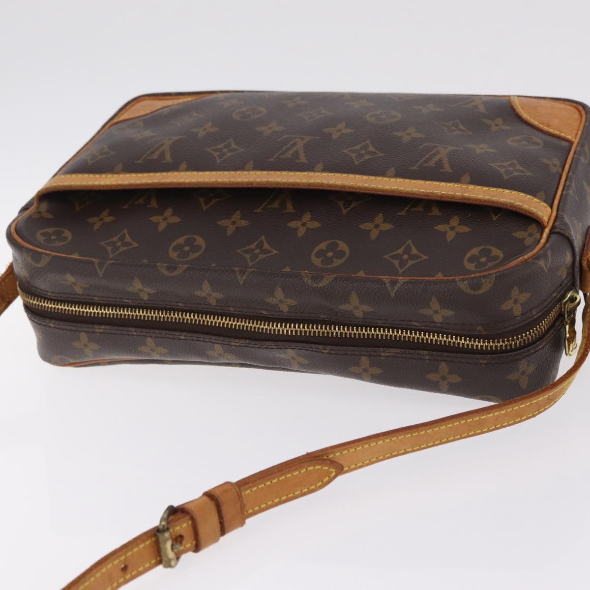 LOUIS VUITTON Monogram Trocadero 30 Shoulder Bag M51272 LV Auth 216167A
