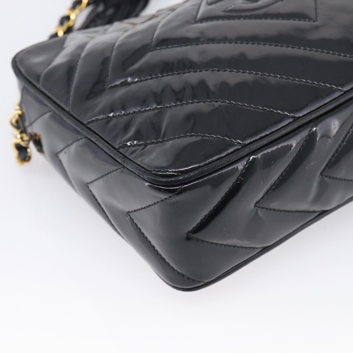 CHANEL Chain Diamond Stitch Bag Patent leather Black Gold CC Auth 216284A