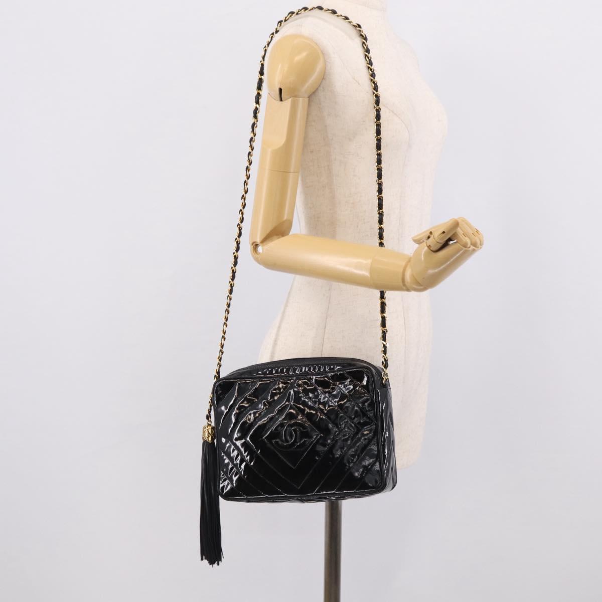 CHANEL Chain Diamond Stitch Bag Patent leather Black Gold CC Auth 216284A