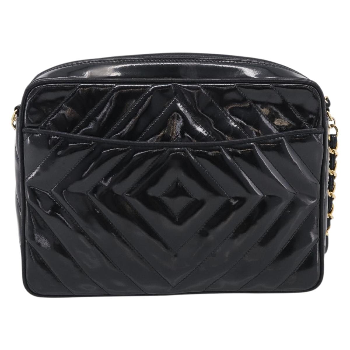 CHANEL Chain Diamond Stitch Bag Patent leather Black Gold CC Auth 216284A
