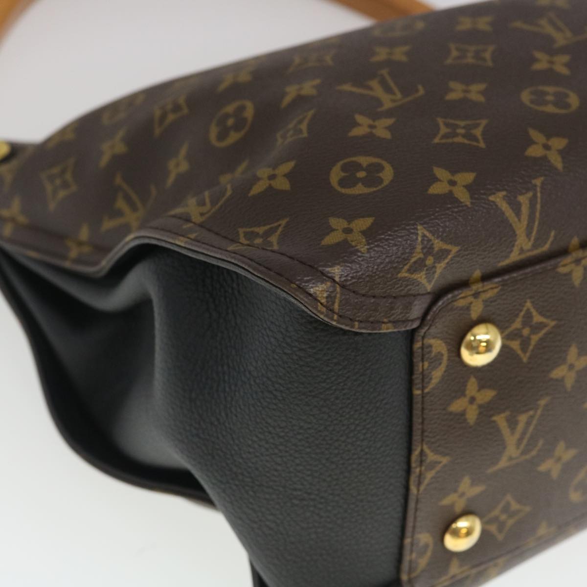 LOUIS VUITTON Monogram Gaia Shoulder Bag M41621 LV Auth 29510A