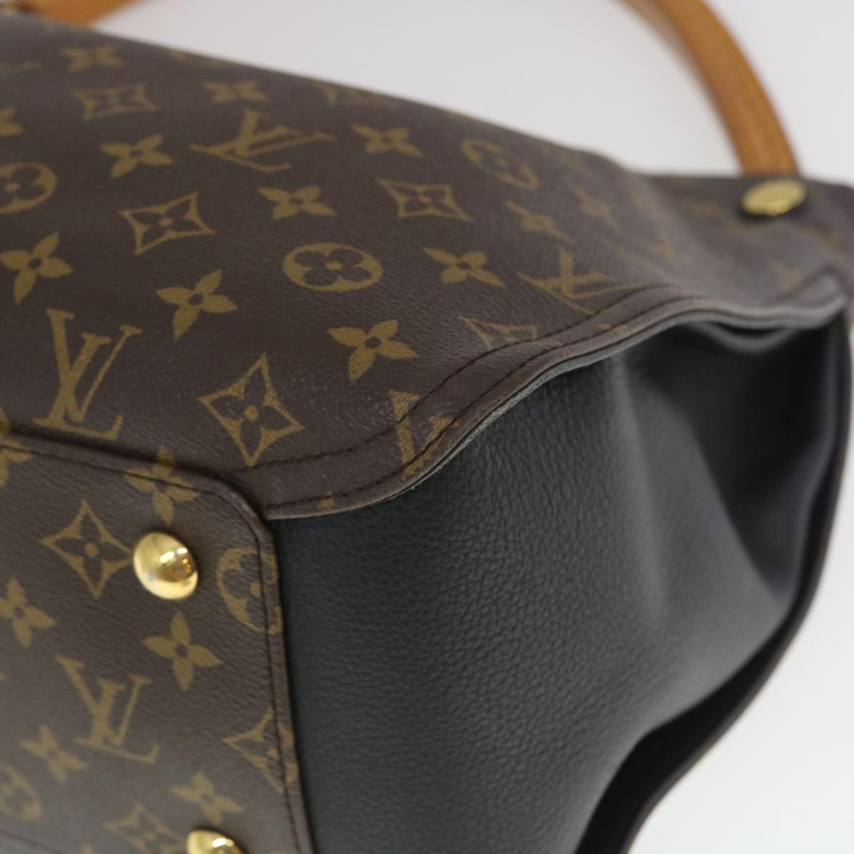 LOUIS VUITTON Monogram Gaia Shoulder Bag M41621 LV Auth 29510A