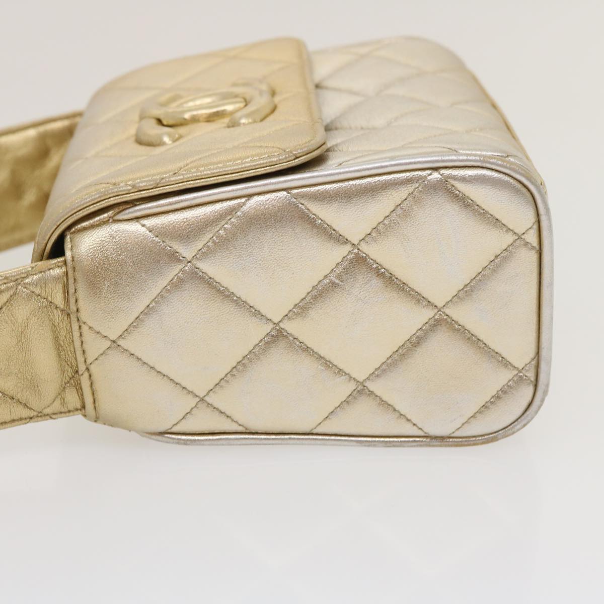 CHANEL Matelasse Shoulder Bag Lamb Skin Gold CC Auth 29567A