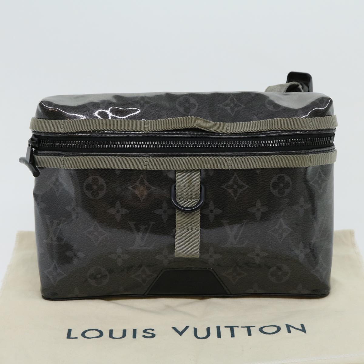 LOUIS VUITTON Eclipse Glaze Messenger PM Shoulder Bag Gray M52218 LV Auth 30549SAV