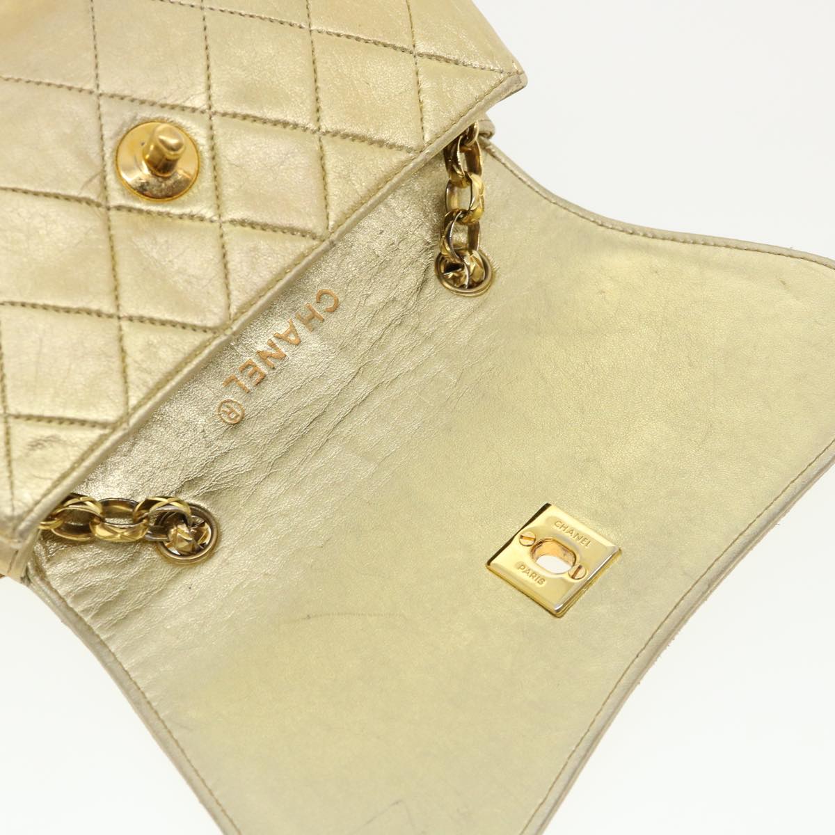 CHANEL Matelasse Turn Lock Chain Shoulder Bag Lamb Skin Gold CC Auth 31382V