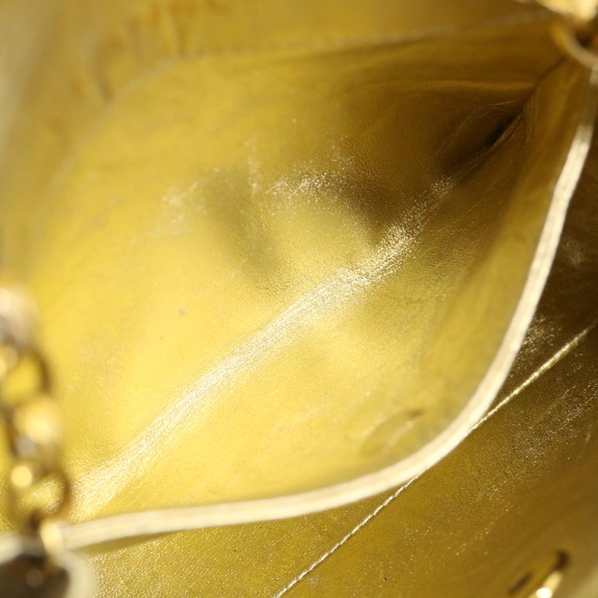 CHANEL Matelasse Turn Lock Chain Shoulder Bag Lamb Skin Gold CC Auth 31382V