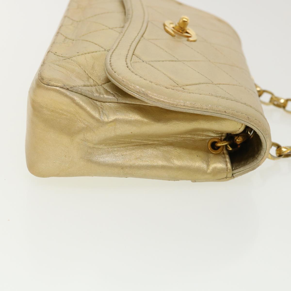 CHANEL Matelasse Turn Lock Chain Shoulder Bag Lamb Skin Gold CC Auth 31382V