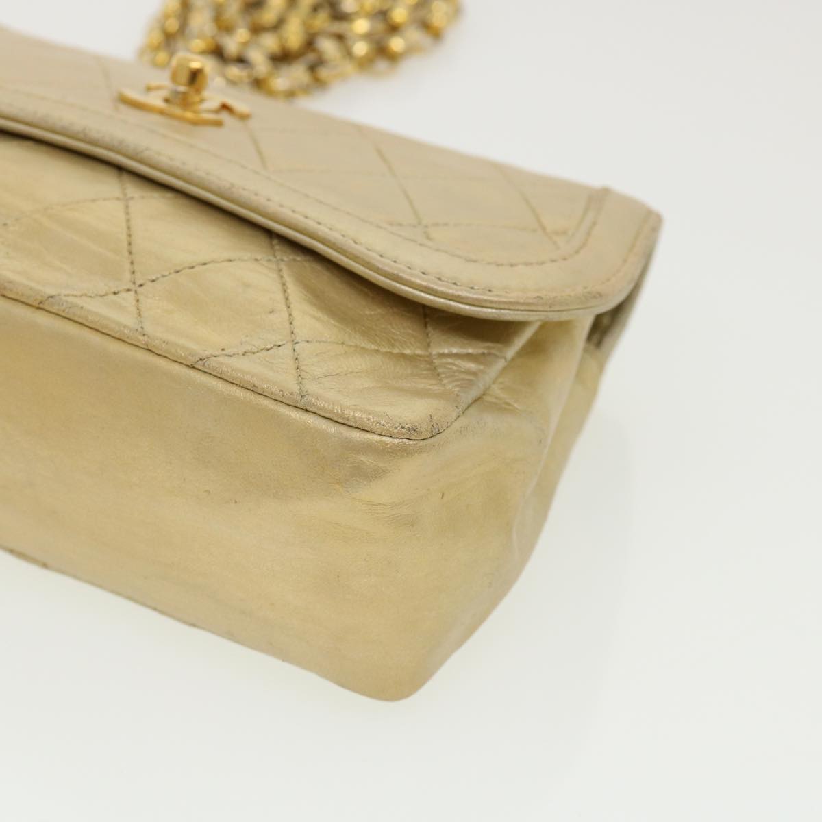 CHANEL Matelasse Turn Lock Chain Shoulder Bag Lamb Skin Gold CC Auth 31382V