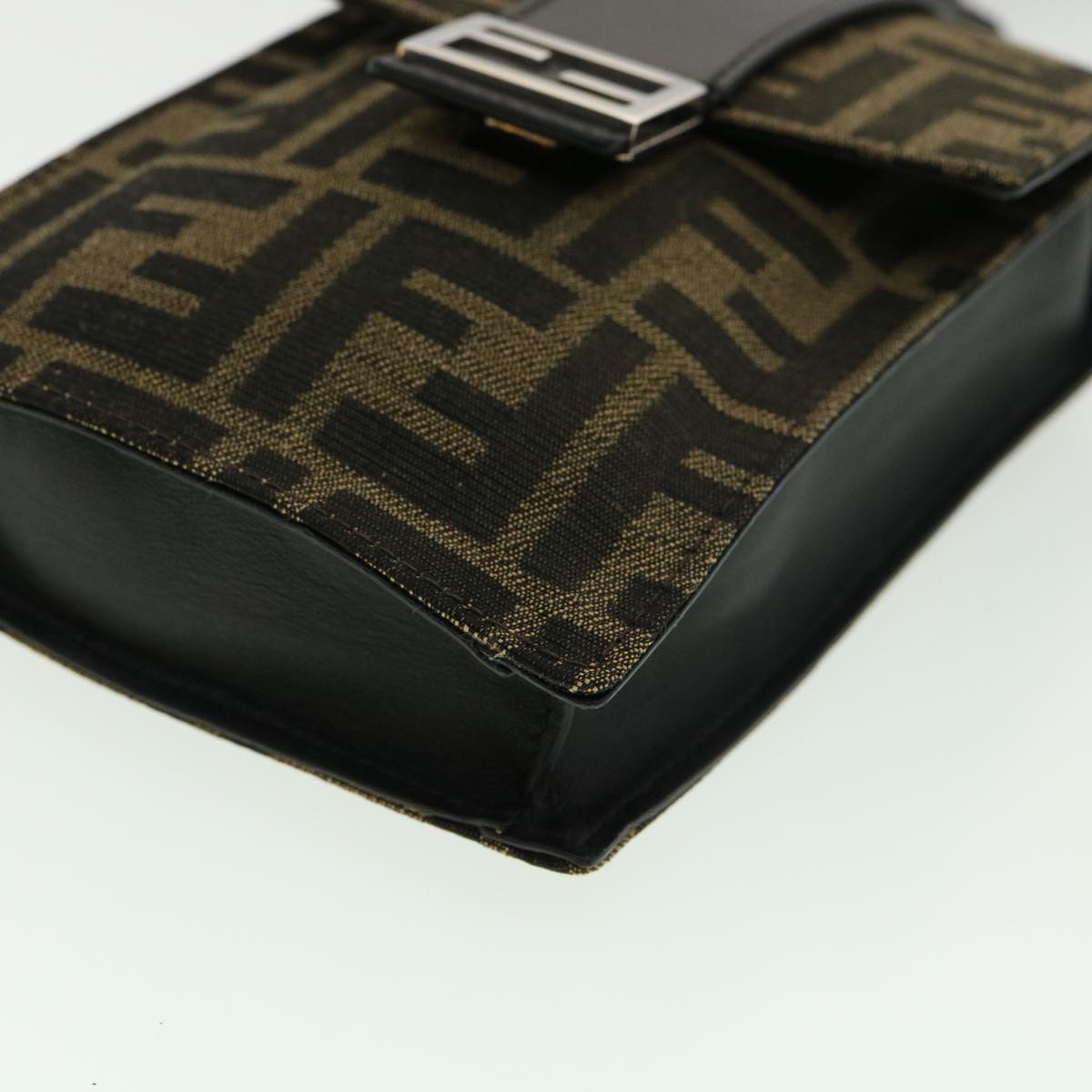 FENDI Zucca Canvas Shoulder Bag Brown Black Auth 31851SAV