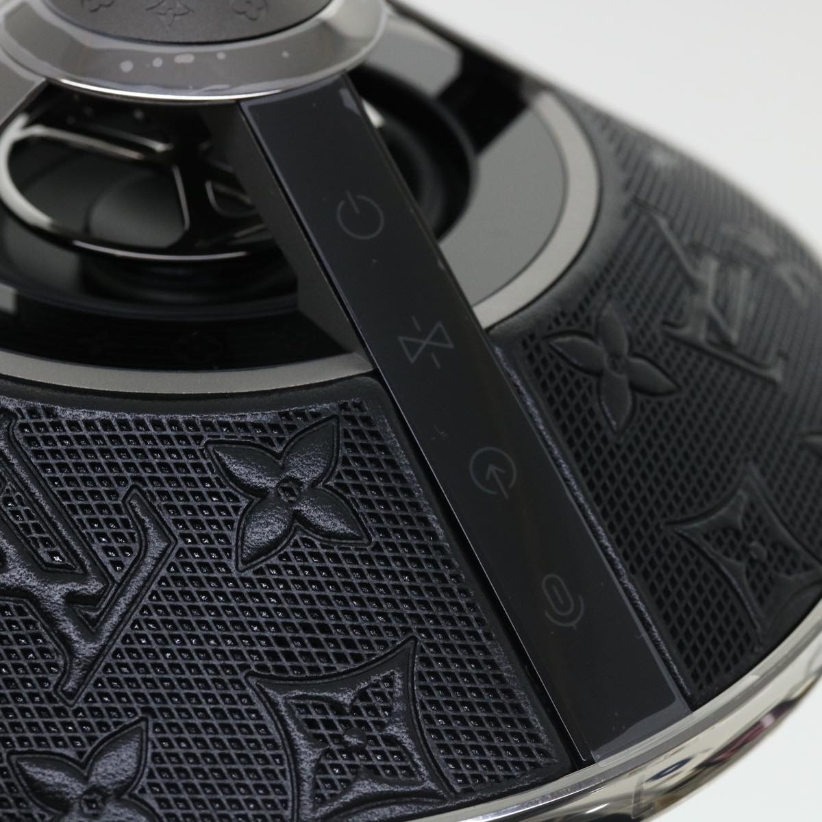 LOUIS VUITTON Monogram Horizon light-up speaker object Black QAC000 Auth 32374S