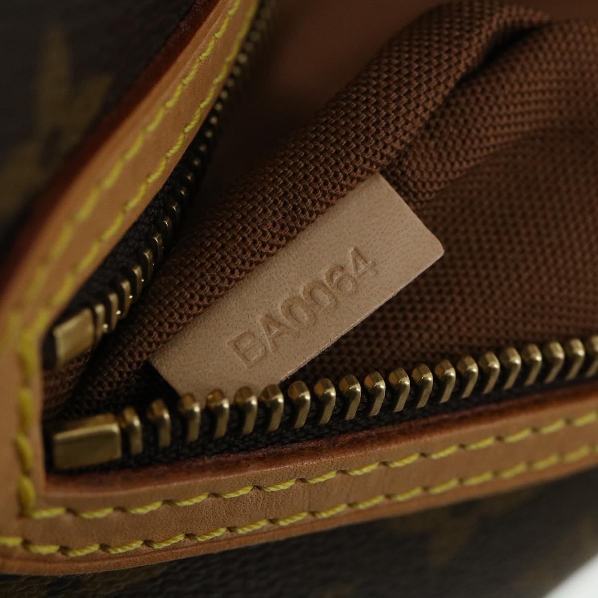 LOUIS VUITTON Monogram Alma Voyage GM Boston Bag M41445 LV Auth 33834SAV