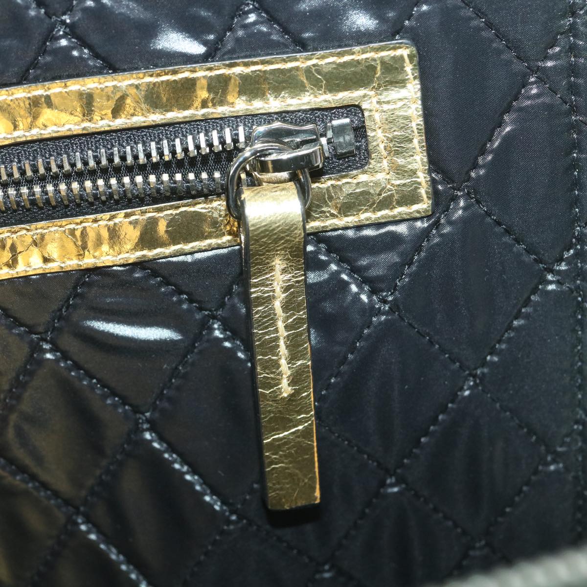 CHANEL Clutch Bag Metallic Leather Gold A82164 CC Auth 38172SAV