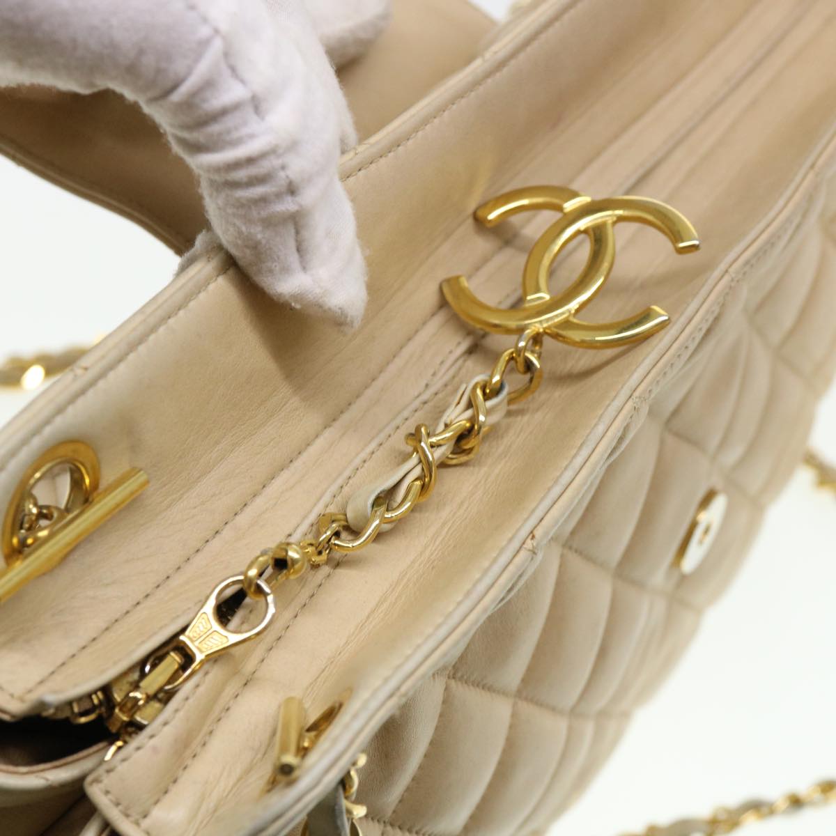 CHANEL Chain Shoulder Bag Lamb Skin Beige CC Auth 38451