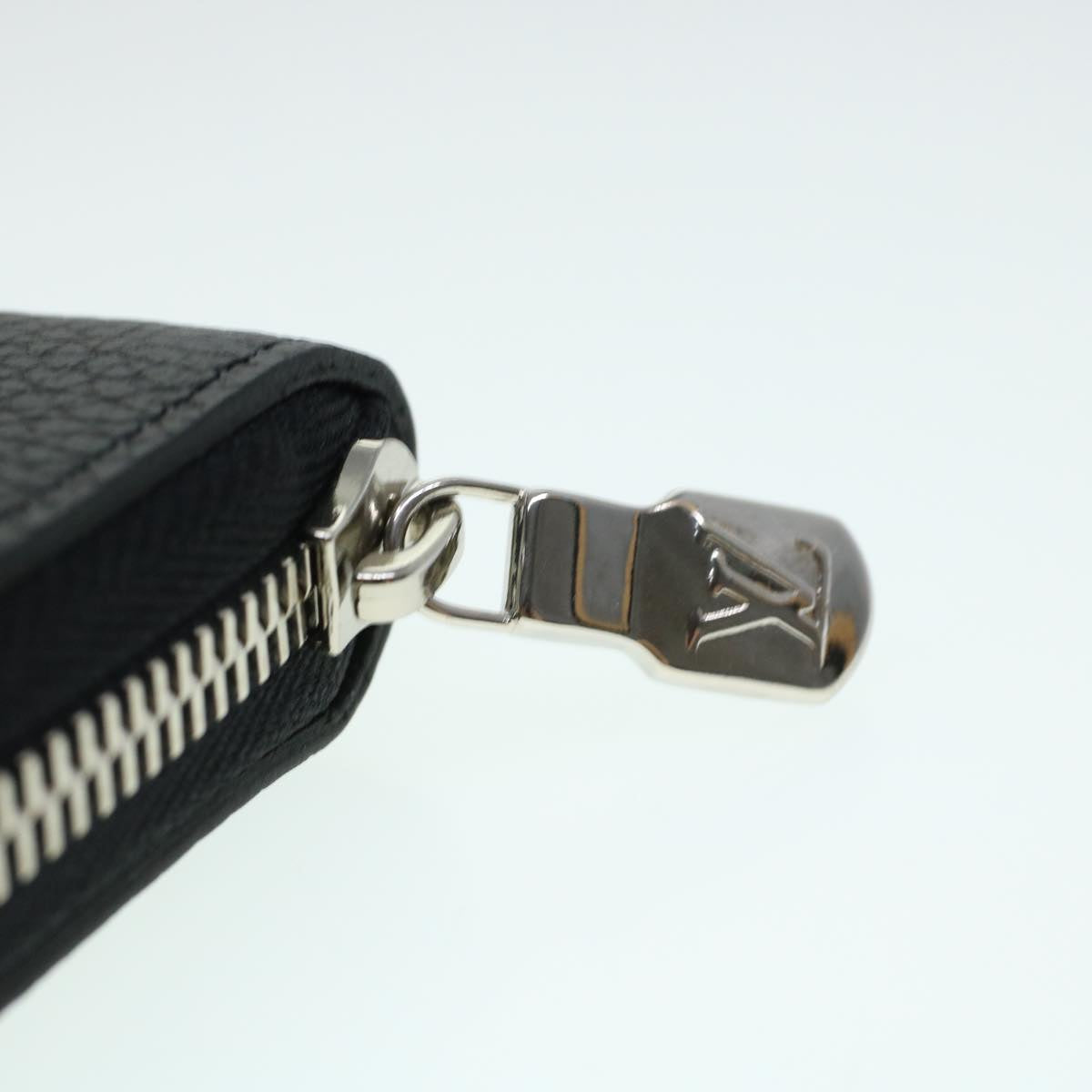 LOUIS VUITTON Zippy Wallet Vertical Taurillon Leather Black M58804 Auth 45066A