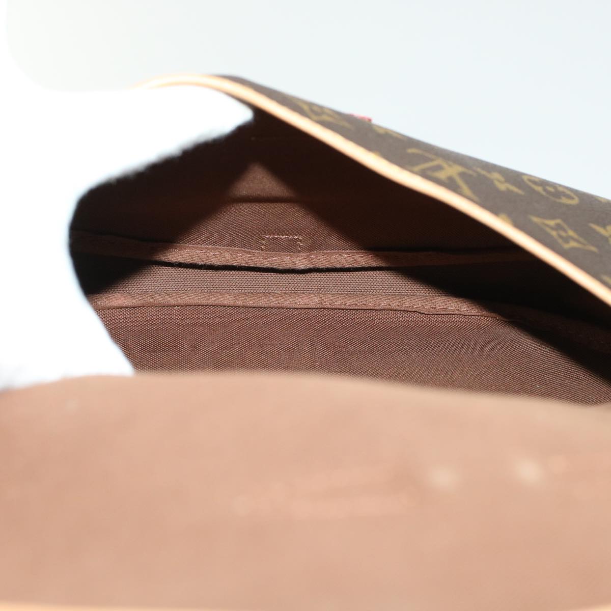 LOUIS VUITTON Monogram Saumur 30 Shoulder Bag M42256 LV Auth 45666AV