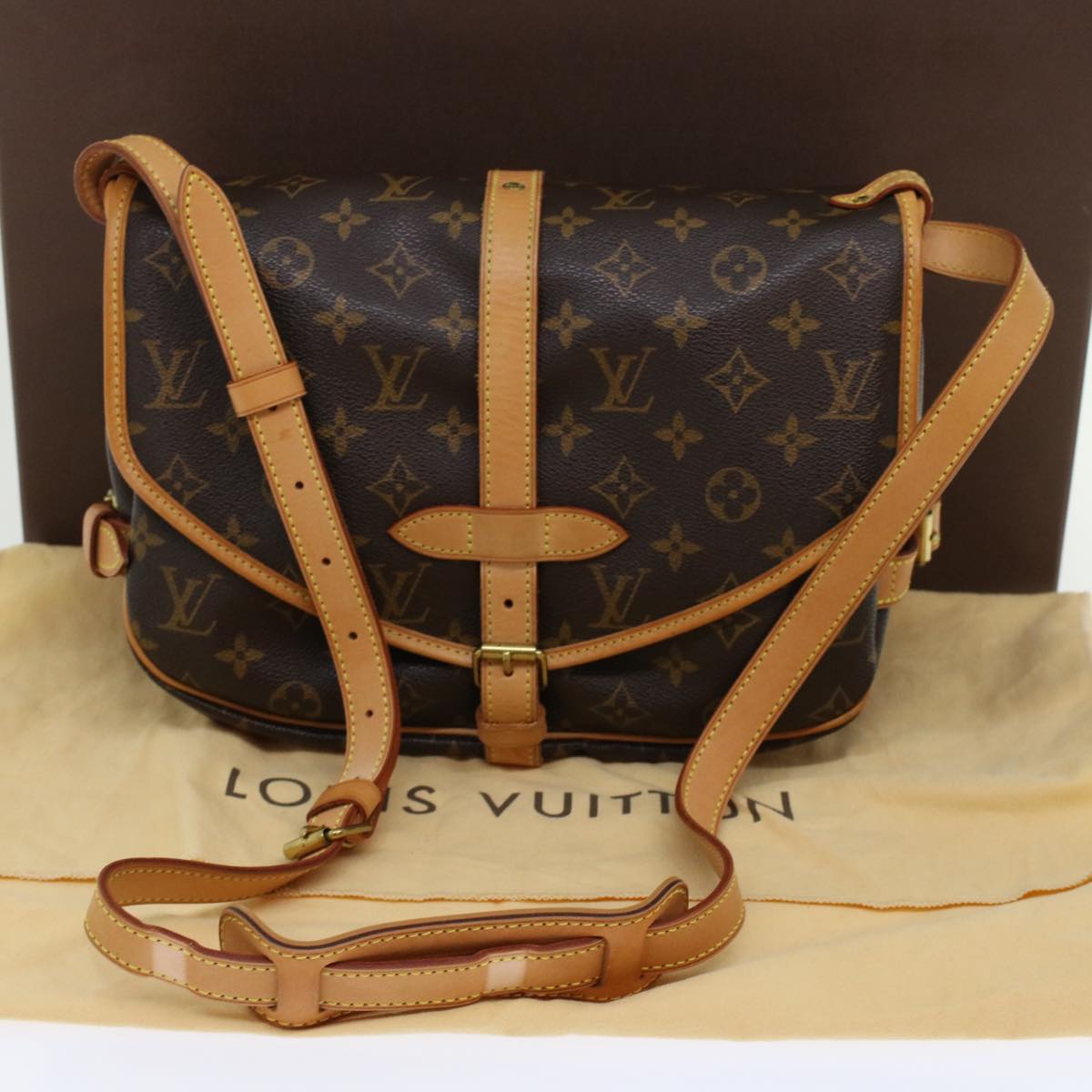 LOUIS VUITTON Monogram Saumur 30 Shoulder Bag M42256 LV Auth 45666AV