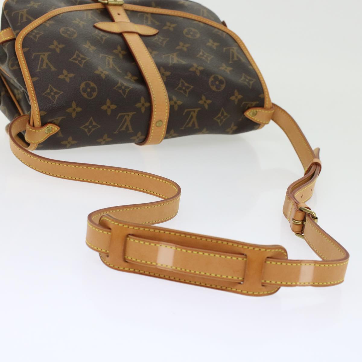 LOUIS VUITTON Monogram Saumur 30 Shoulder Bag M42256 LV Auth 45666AV