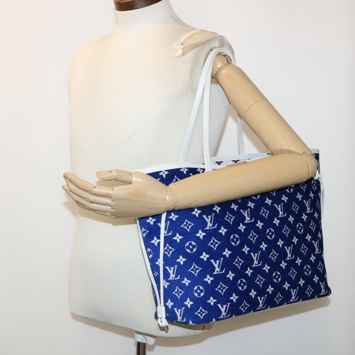 LOUIS VUITTON Monogram Jaguar Neverfull MM Tote Bag Velvet M46220 LV Auth 46153S