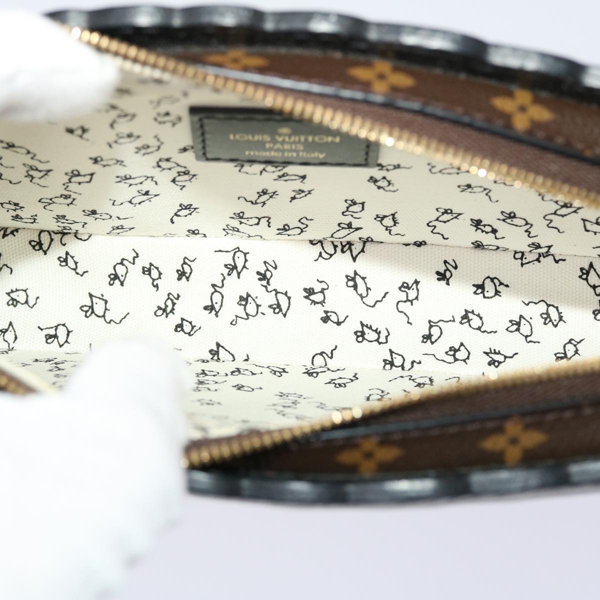 LOUIS VUITTON Catgram Pochette Full Cat Shoulder Bag Gray M53165 LV Auth 47438SM