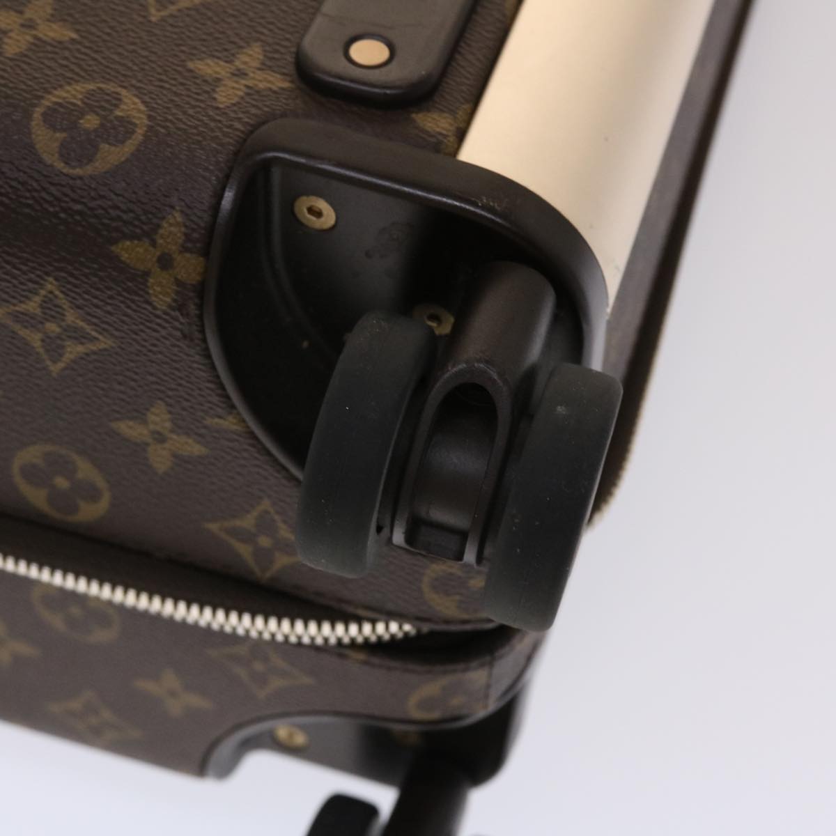 LOUIS VUITTON Monogram Horizon 50 Suitcase M23209 LV Auth 47624A