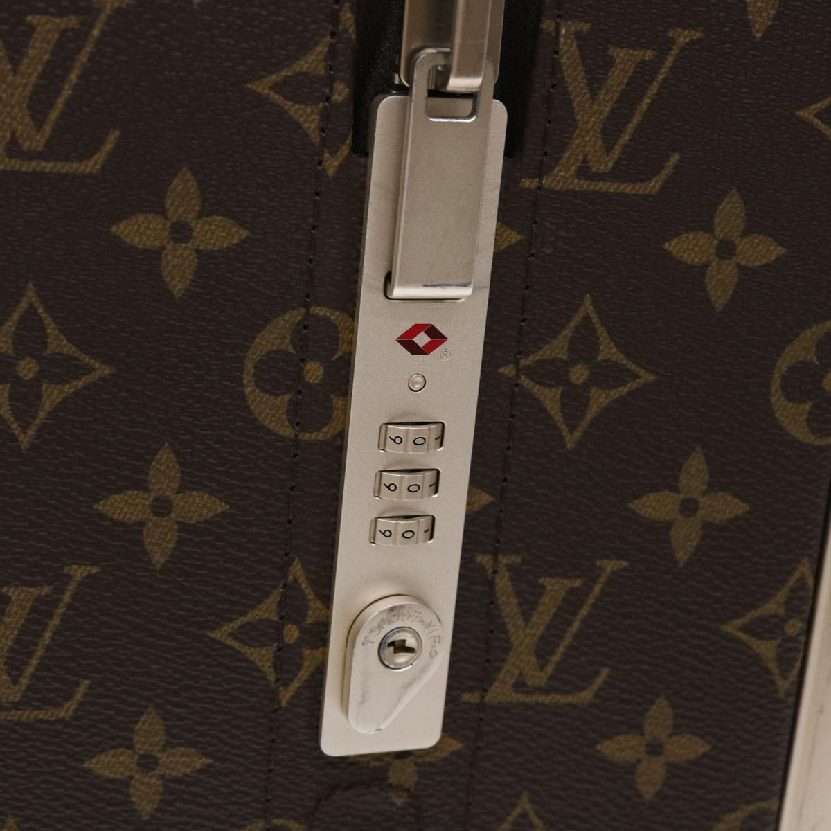 LOUIS VUITTON Monogram Horizon 50 Suitcase M23209 LV Auth 47624A