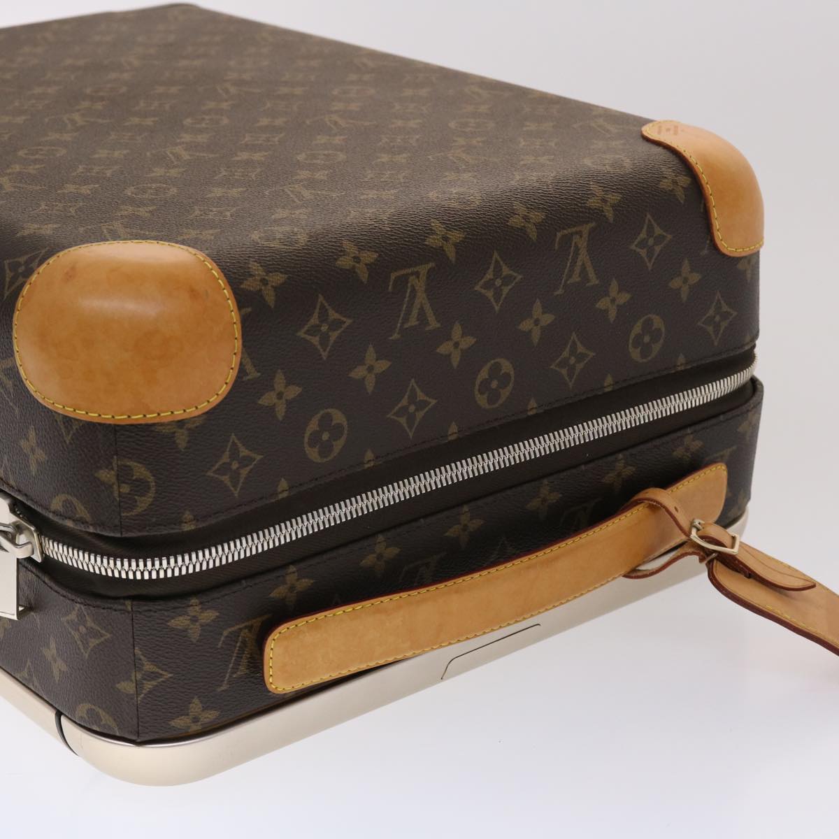 LOUIS VUITTON Monogram Horizon 50 Suitcase M23209 LV Auth 47624A