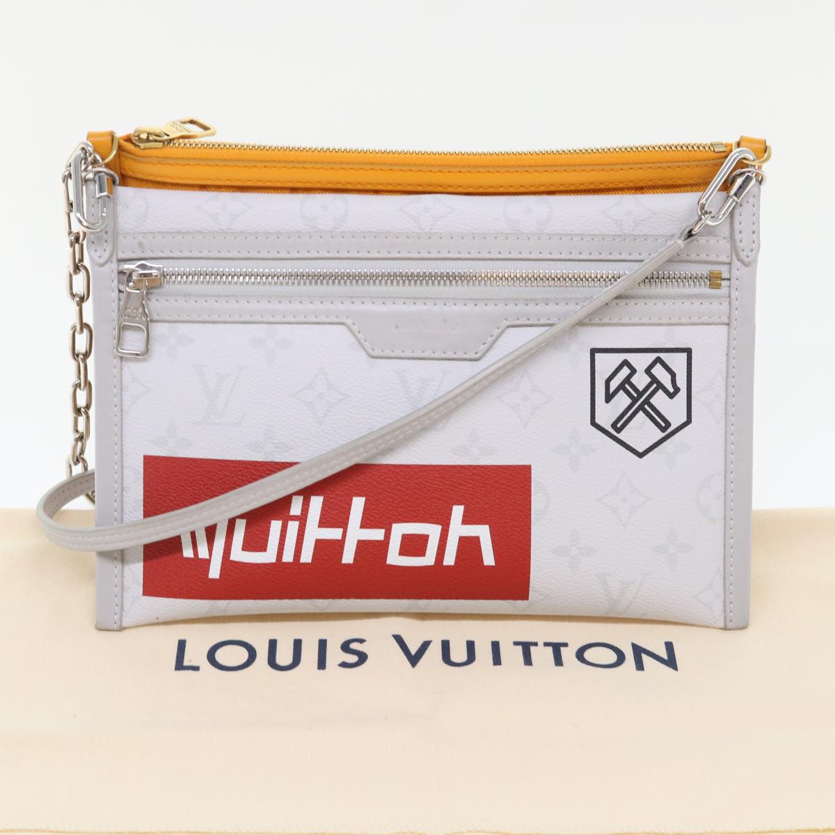 LOUIS VUITTON Monogram White Flat Mensenger Shoulder Bag Bron M44640 Auth 48487SAM