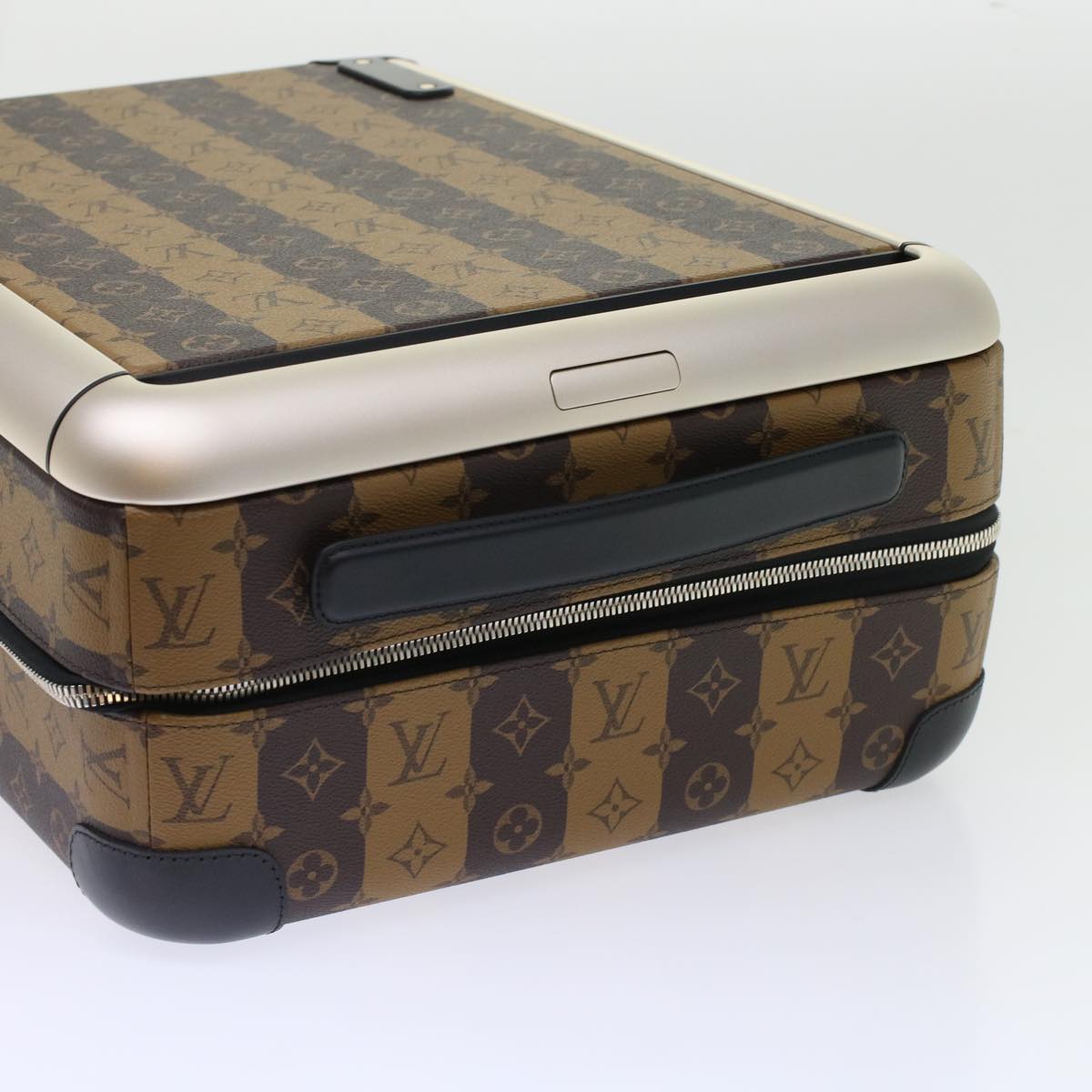 LOUIS VUITTON Monogram Stripe HUMAN MADE Horizon 55 Suitcase M20481 Auth 48828SM