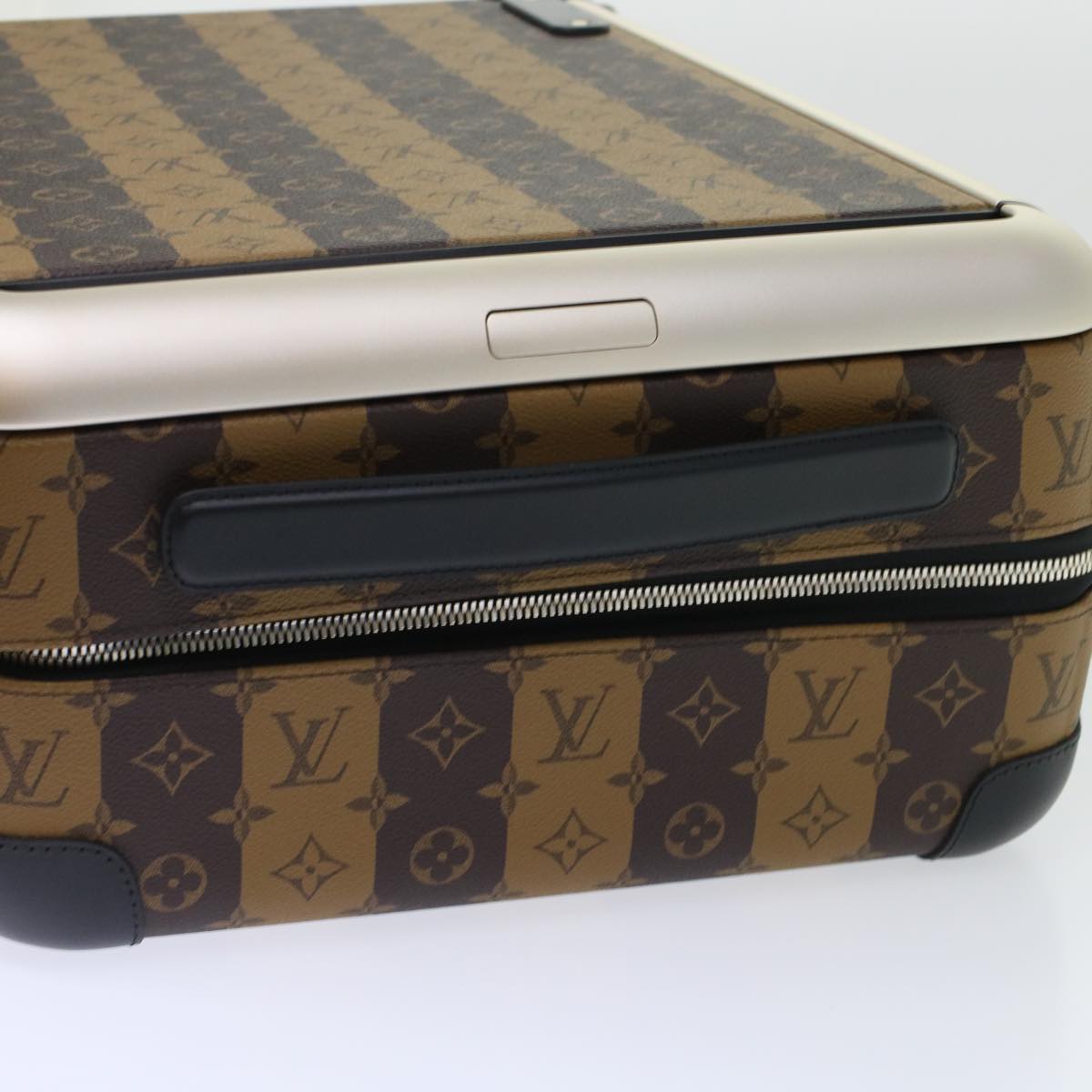 LOUIS VUITTON Monogram Stripe HUMAN MADE Horizon 55 Suitcase M20481 Auth 48828SM