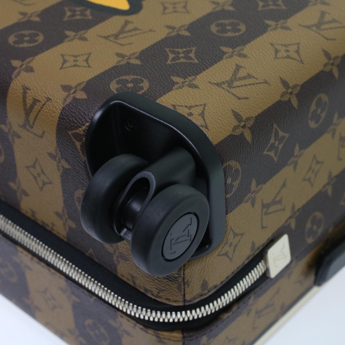 LOUIS VUITTON Monogram Stripe HUMAN MADE Horizon 55 Suitcase M20481 Auth 48828SM