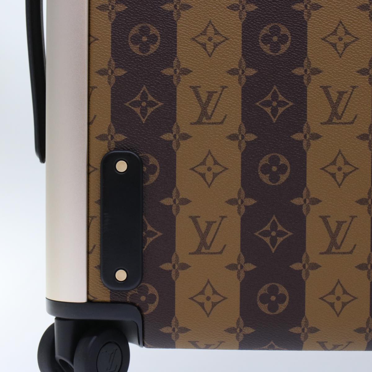LOUIS VUITTON Monogram Stripe HUMAN MADE Horizon 55 Suitcase M20481 Auth 48828SM