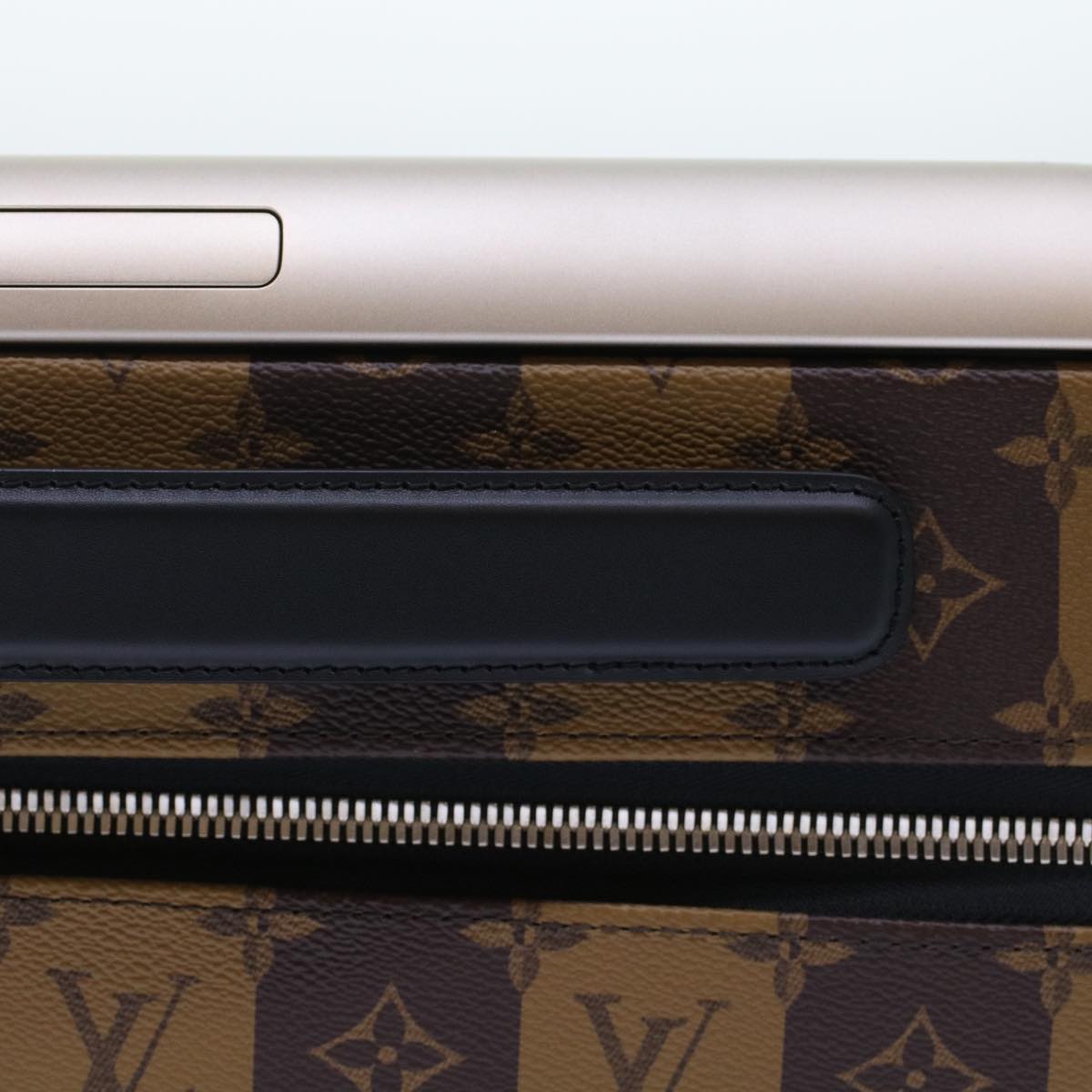 LOUIS VUITTON Monogram Stripe HUMAN MADE Horizon 55 Suitcase M20481 Auth 48828SM