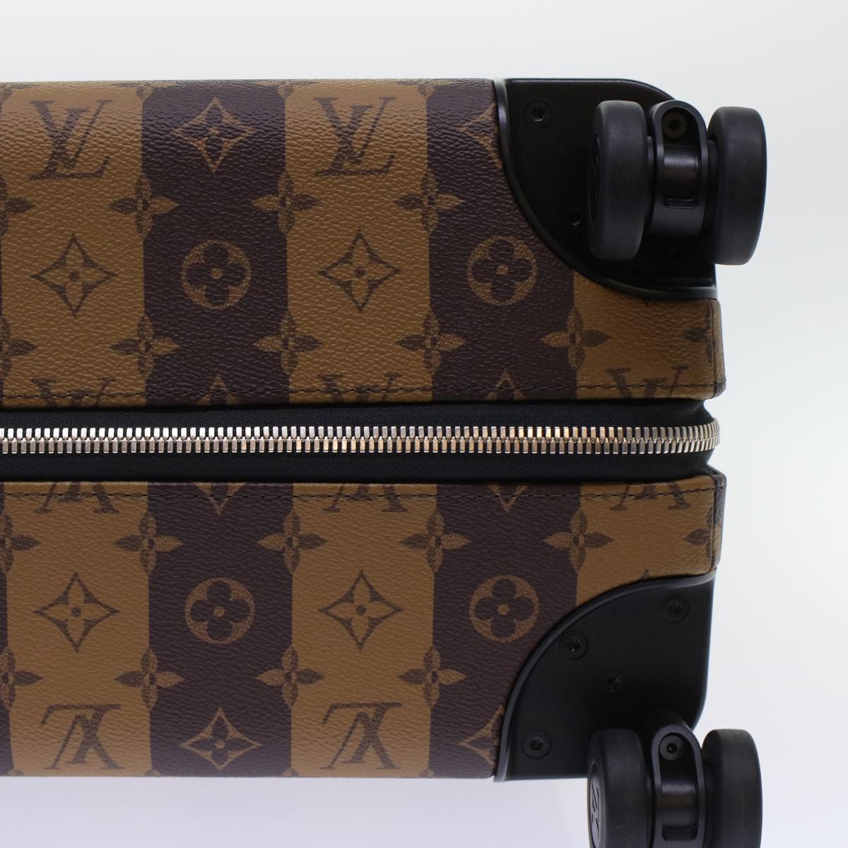 LOUIS VUITTON Monogram Stripe HUMAN MADE Horizon 55 Suitcase M20481 Auth 48828SM