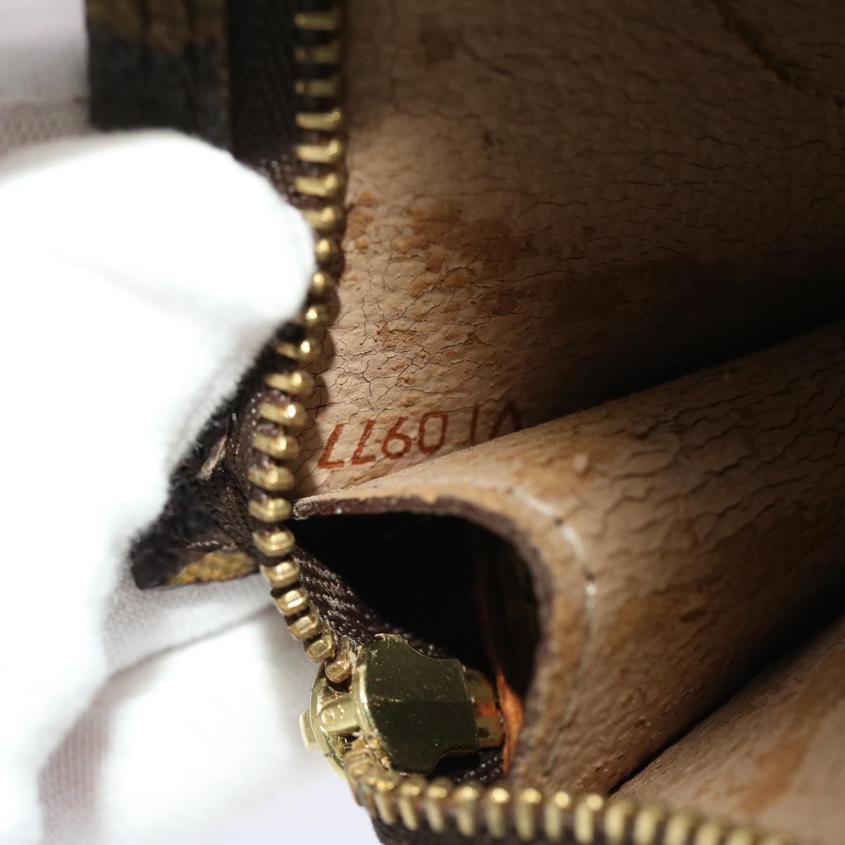 LOUIS VUITTON Monogram Bucket GM Pouch Accessory Pouch LV Auth 49321