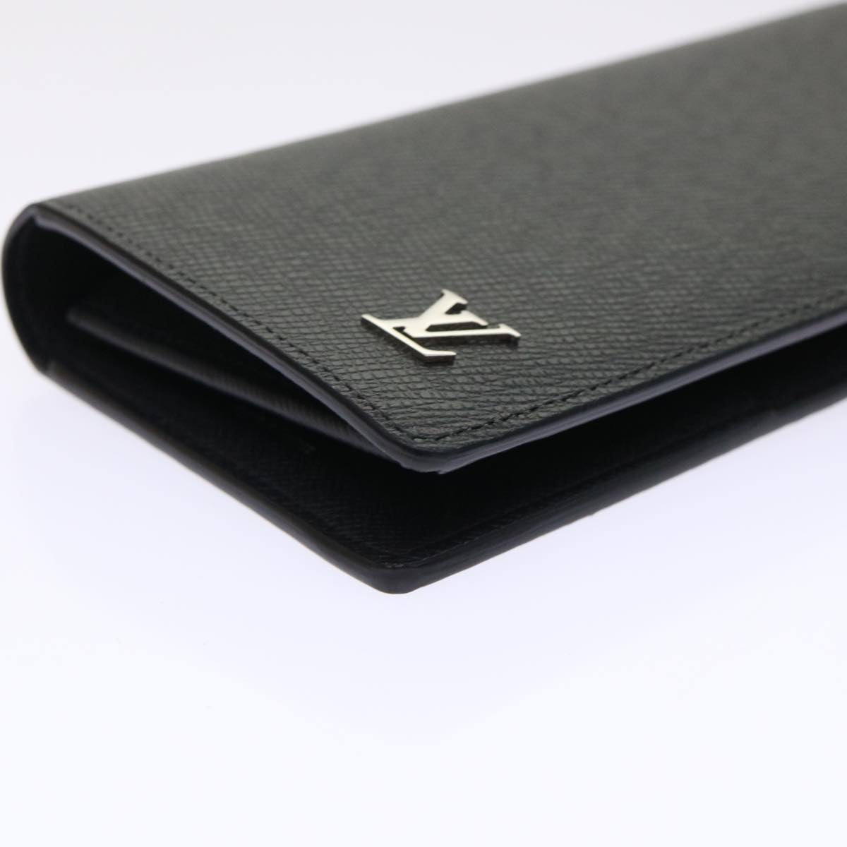 LOUIS VUITTON Taiga Leather Portefeuille Braza Wallet Noir M30285 LV Auth 49939A