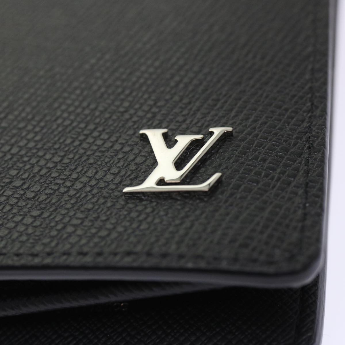 LOUIS VUITTON Taiga Leather Portefeuille Braza Wallet Noir M30285 LV Auth 49939A