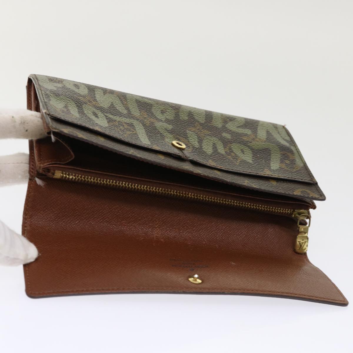 LOUIS VUITTON Graffiti Porte Monnaie Credit Long Wallet Khaki M92188 Auth 50243