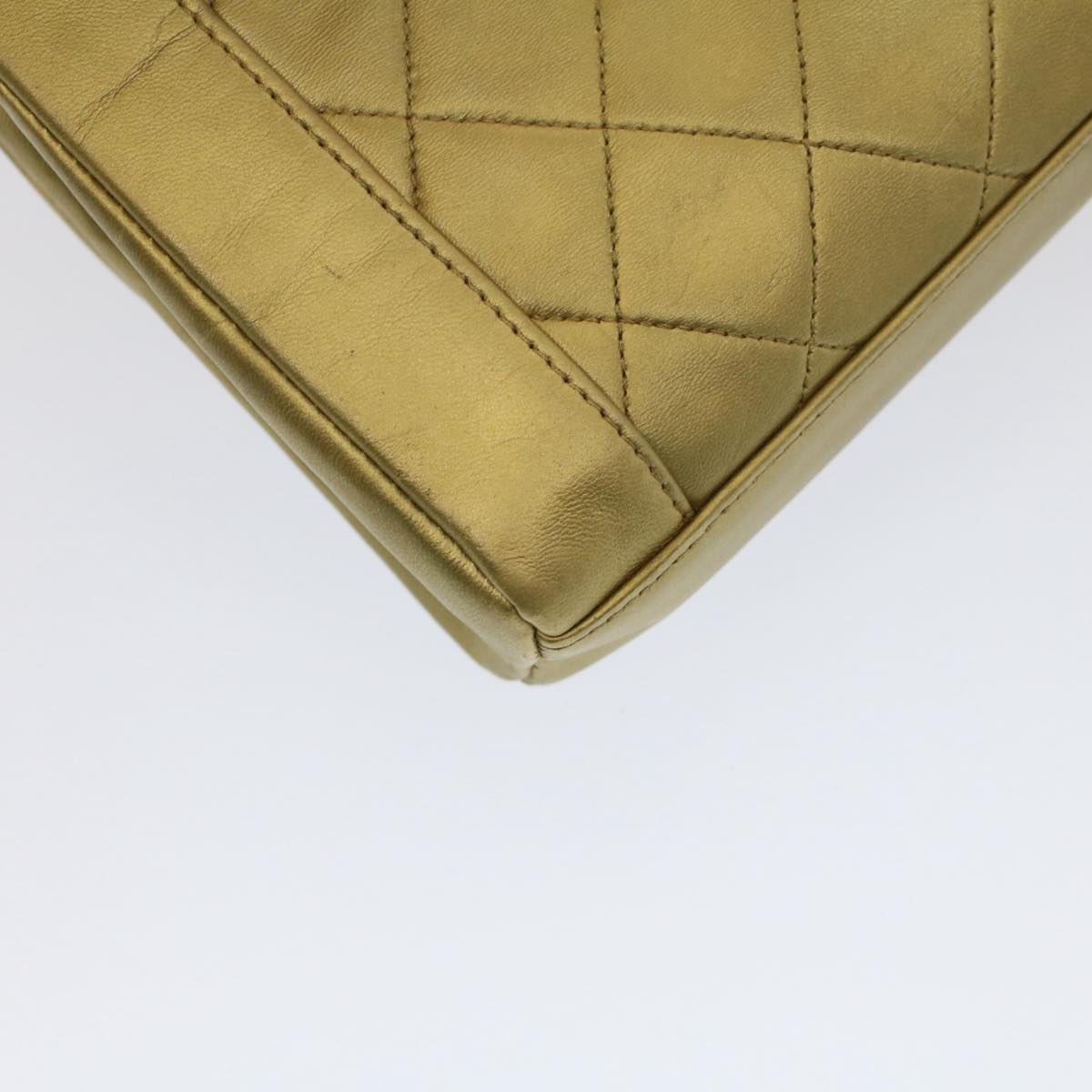 CHANEL Matelasse Turn Lock Chain Shoulder Bag Lamb Skin Gold CC Auth 51274SAM