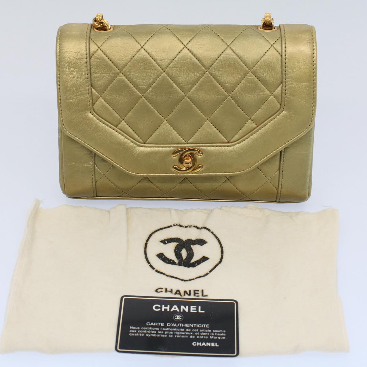 CHANEL Matelasse Turn Lock Chain Shoulder Bag Lamb Skin Gold CC Auth 51274SAM