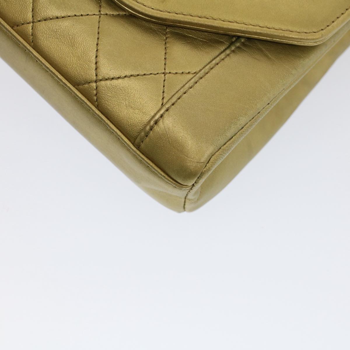 CHANEL Matelasse Turn Lock Chain Shoulder Bag Lamb Skin Gold CC Auth 51274SAM