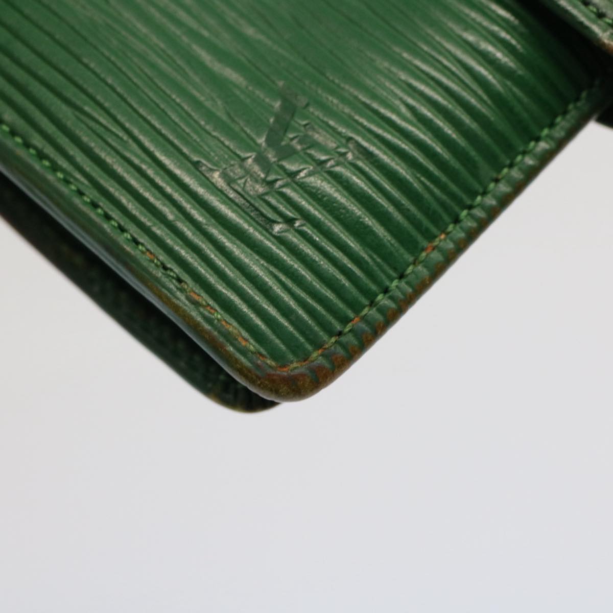 LOUIS VUITTON Epi Porte Billets Compact Bifold Wallet Green M63554 LV Auth 52470