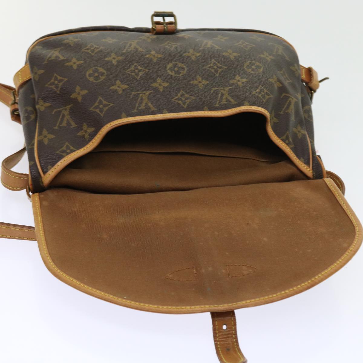 LOUIS VUITTON Monogram Saumur 30 Shoulder Bag M42256 LV Auth 52649