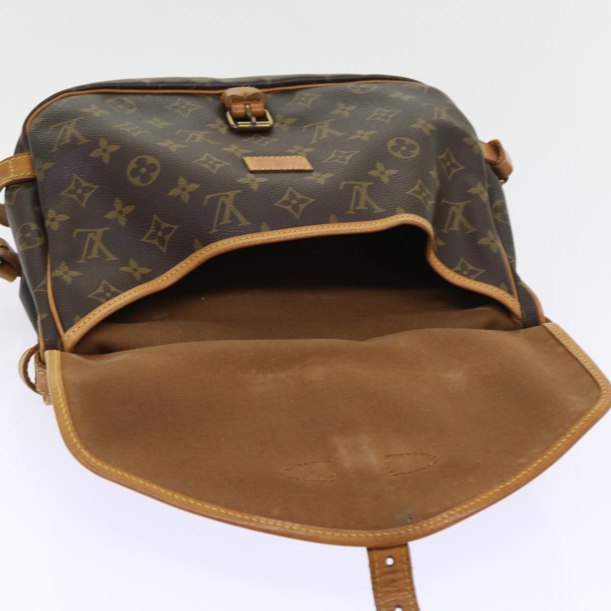 LOUIS VUITTON Monogram Saumur 30 Shoulder Bag M42256 LV Auth 52649